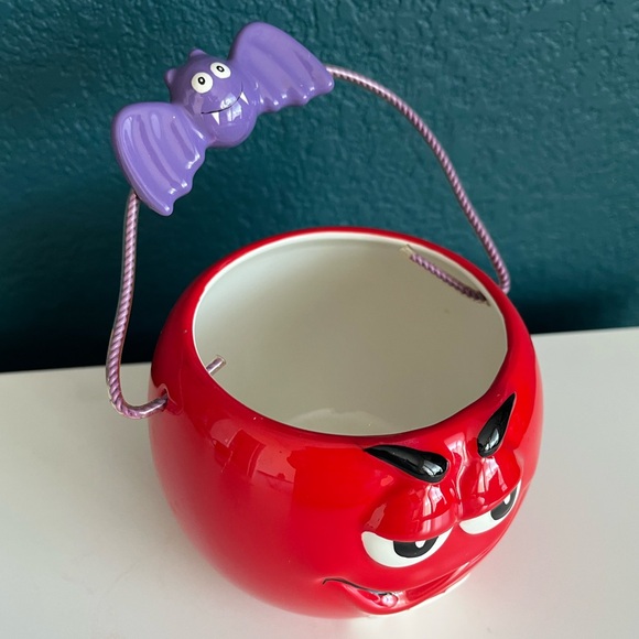 Halloween M&M Ceramic Candy Dish Basket 3.5” Wired Handle - Picture 4 of 6